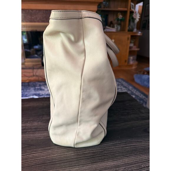 GUCCI Off-White Leather Britt Large Tote Bag - Picture 13 of 16